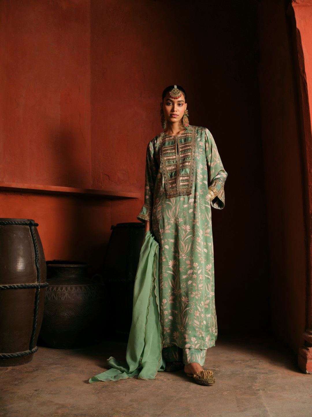 GREEN WITH STRIPE NECK