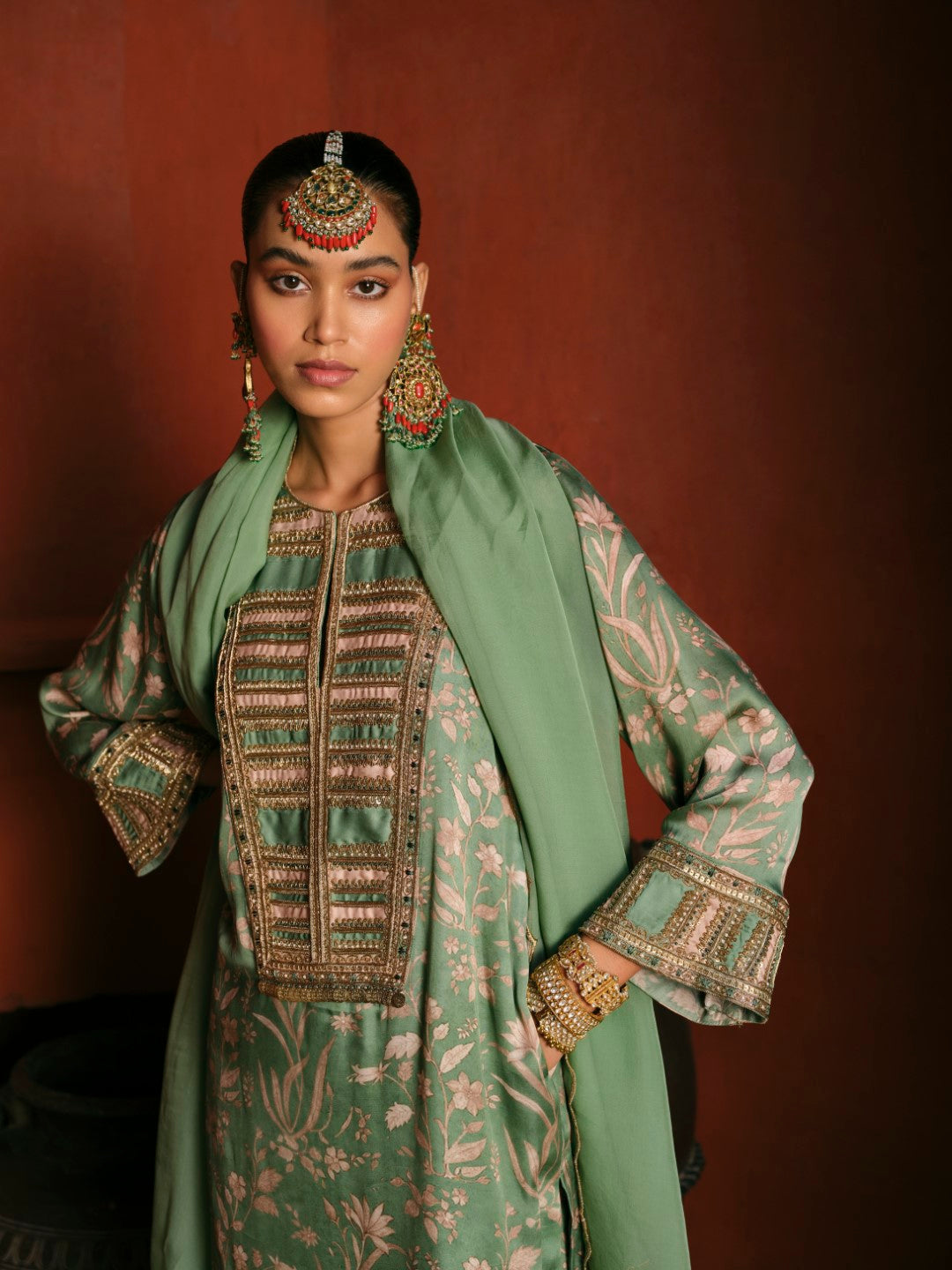 GREEN WITH STRIPE NECK