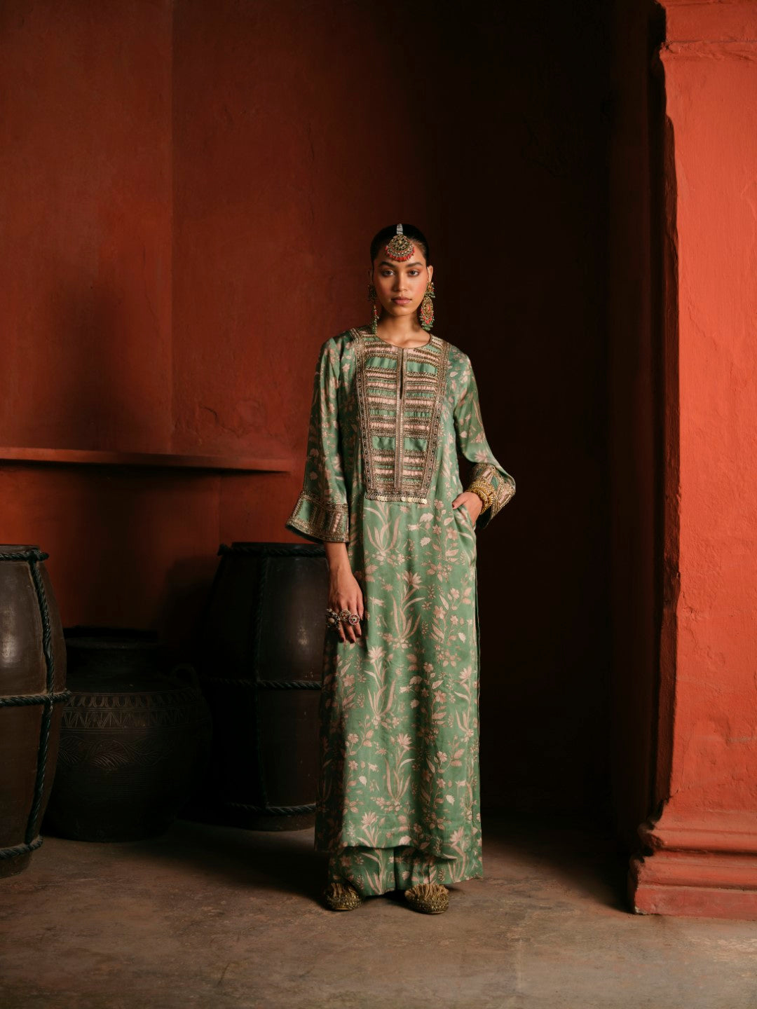 GREEN WITH STRIPE NECK