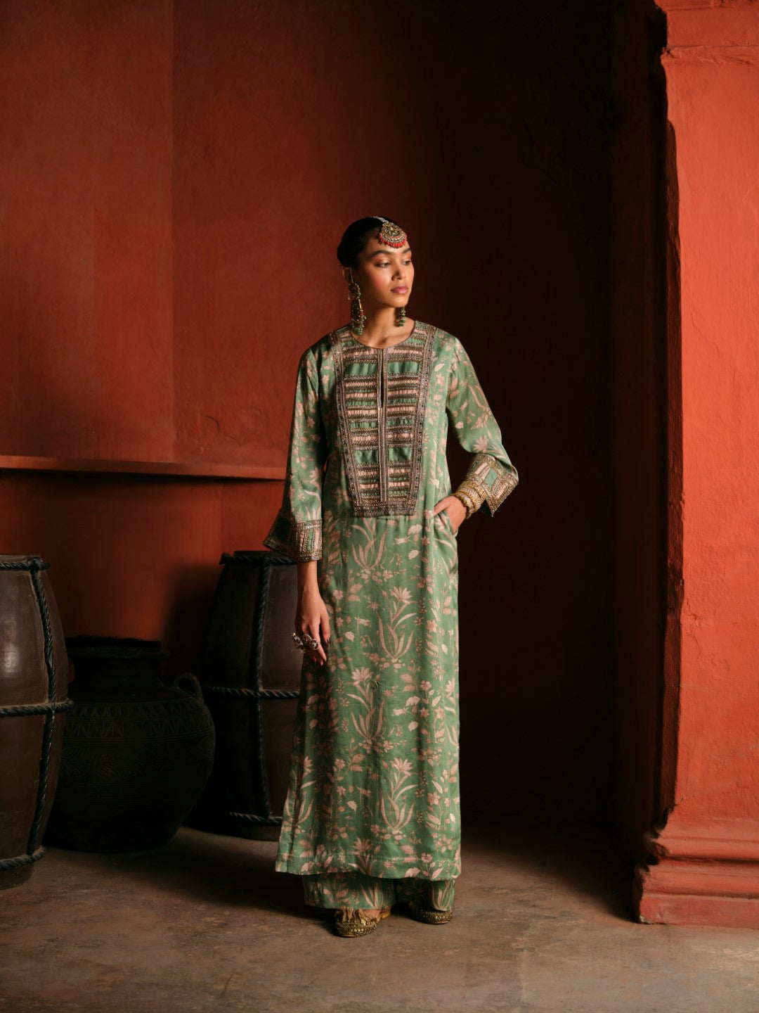 GREEN WITH STRIPE NECK