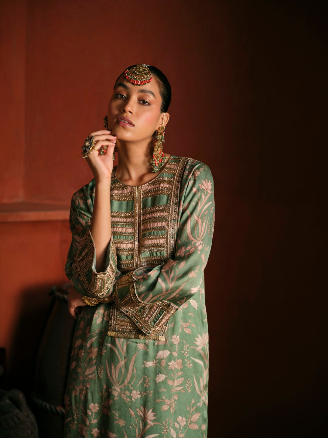 GREEN WITH STRIPE NECK