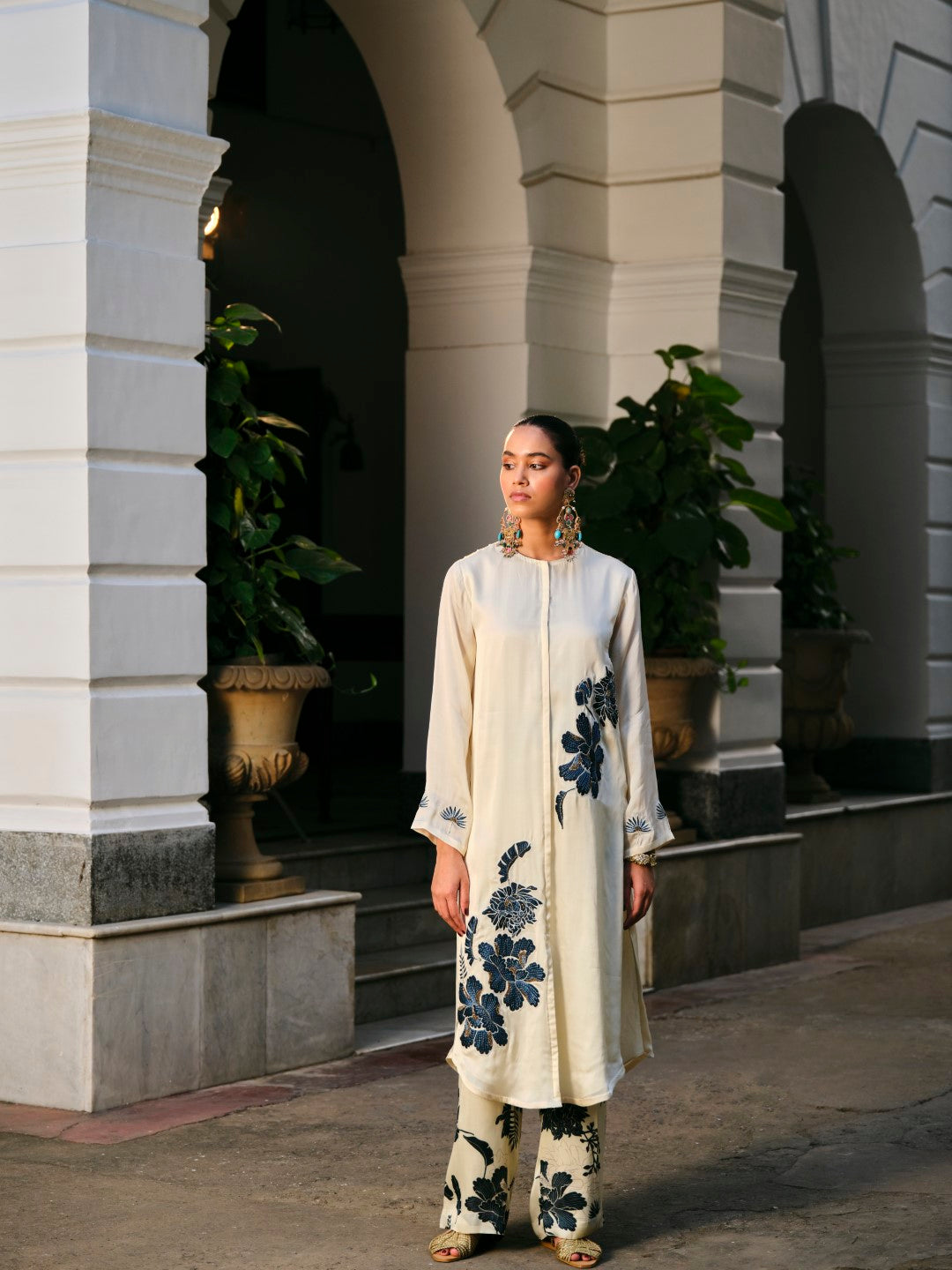 APPLIQUE LONG KURTA WITH PRINTED PANTS AND ORGANZA DUPATTA