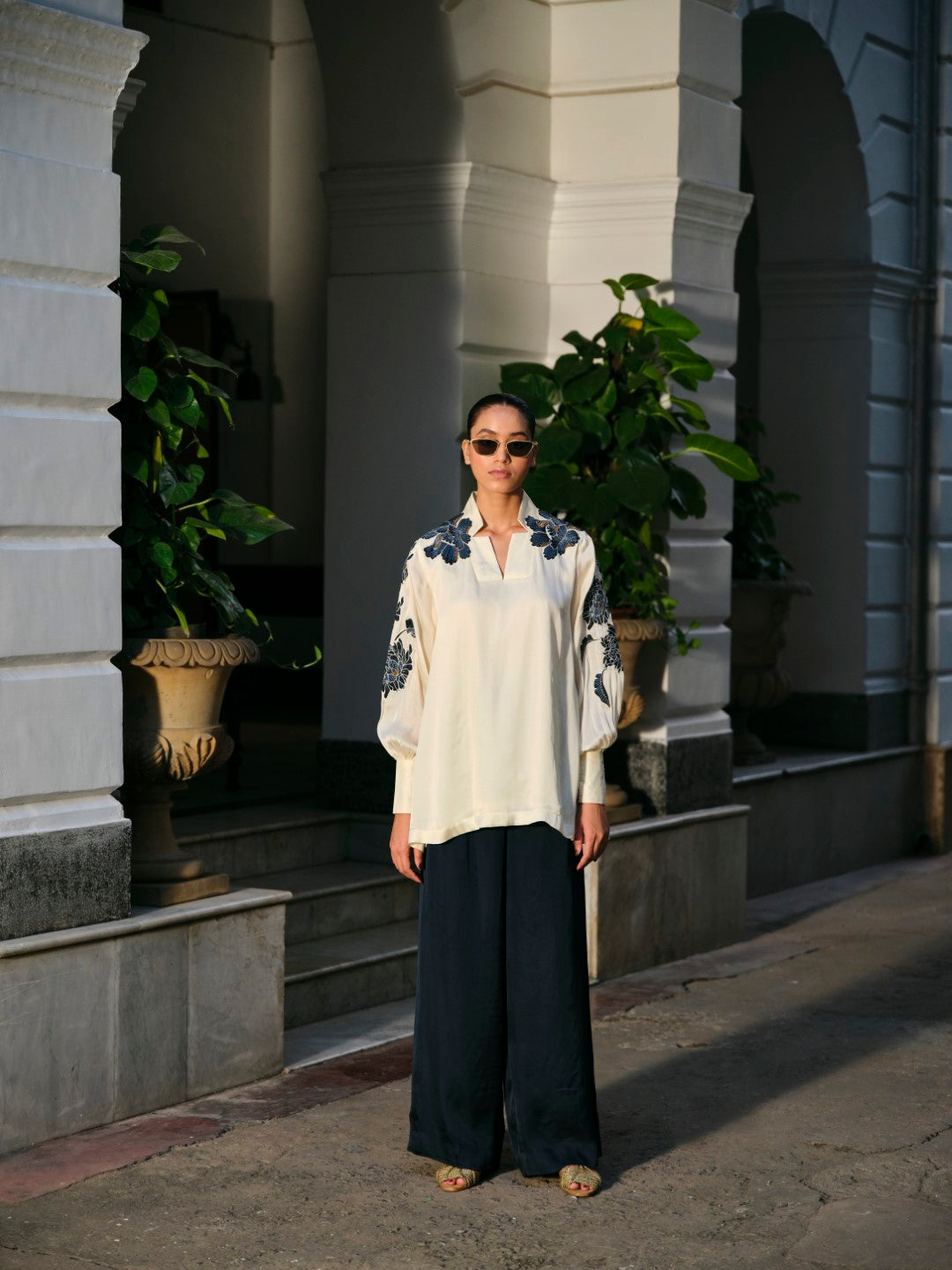 APPLIQUE SHORT KURTA WITH WIDE LEGGED PANTS