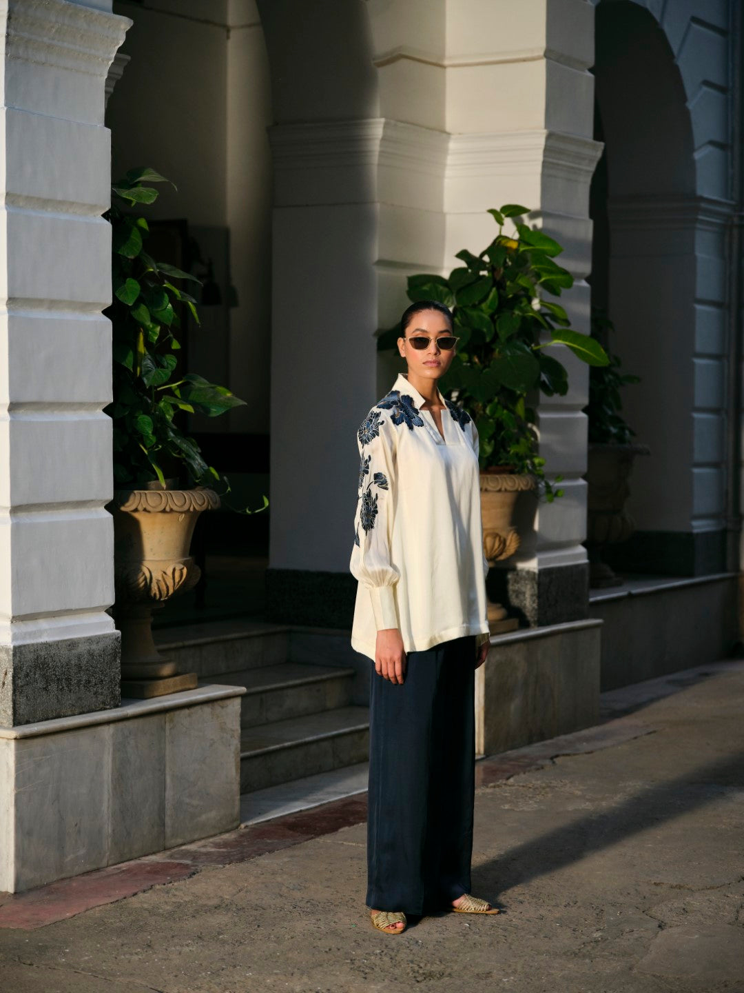 APPLIQUE SHORT KURTA WITH WIDE LEGGED PANTS